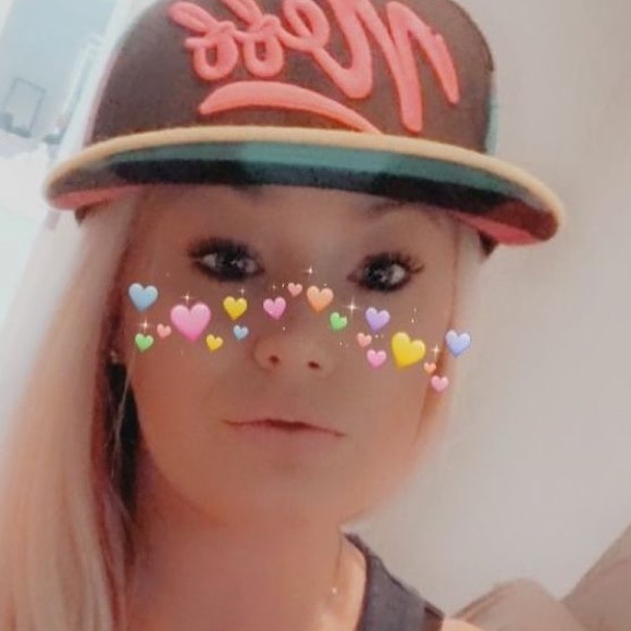 Meet your Posher, Alex - Picture 2 of 2